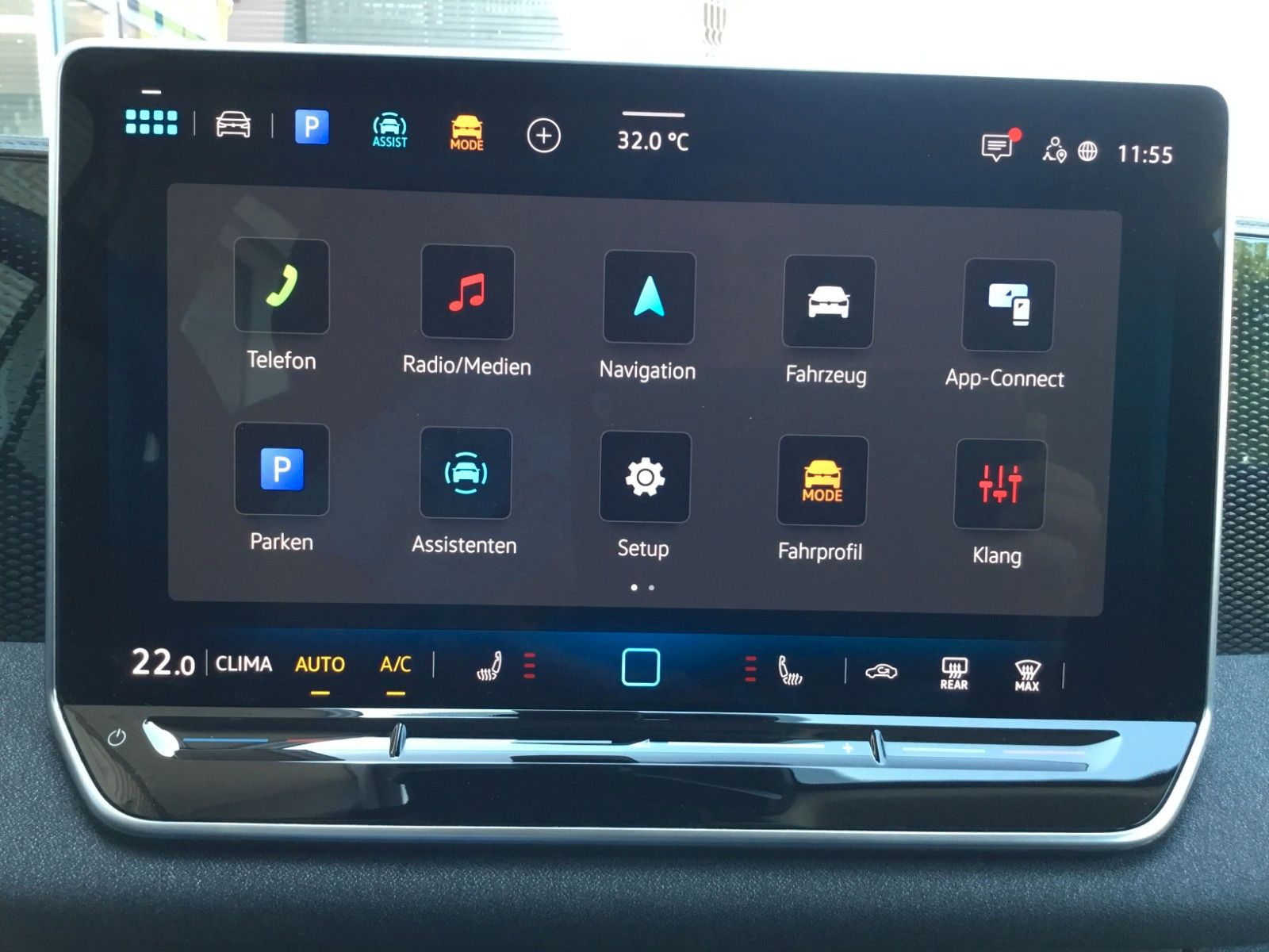 Fahrzeugabbildung Volkswagen Tiguan 1.5 eTSI DSG+AHK+LED+Kamera+Sitzheizung