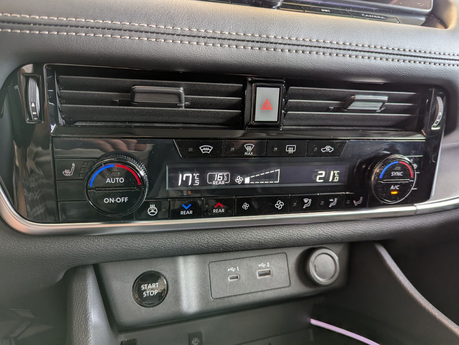 Fahrzeugabbildung Nissan X-Trail 1.5 e-Power N-Connecta ACC 360 Navi 12"