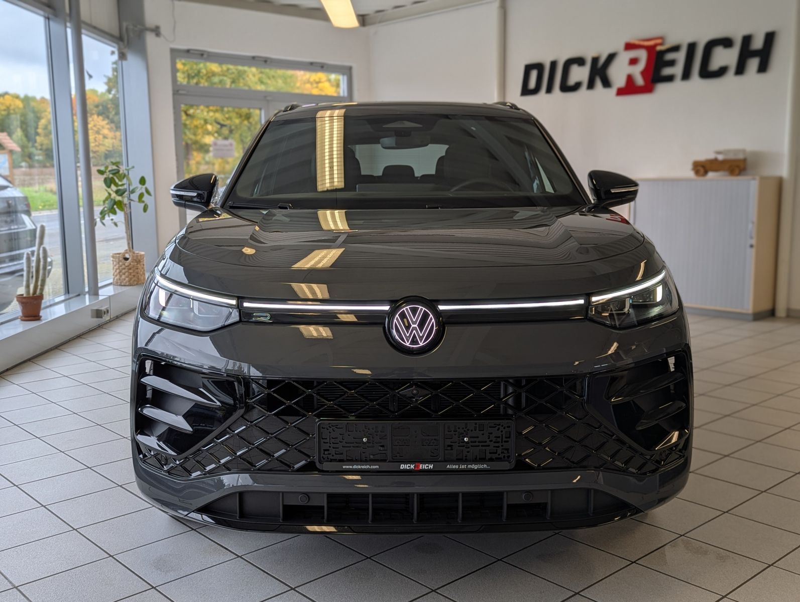 VW Tayron 2.0 R-Line Leder Launch Pano Black AHK 20 - Image 2