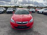 Opel Astra J Lim. 5-trg. Design Edition 1.Hand AHK - Opel Astra: Design Edition