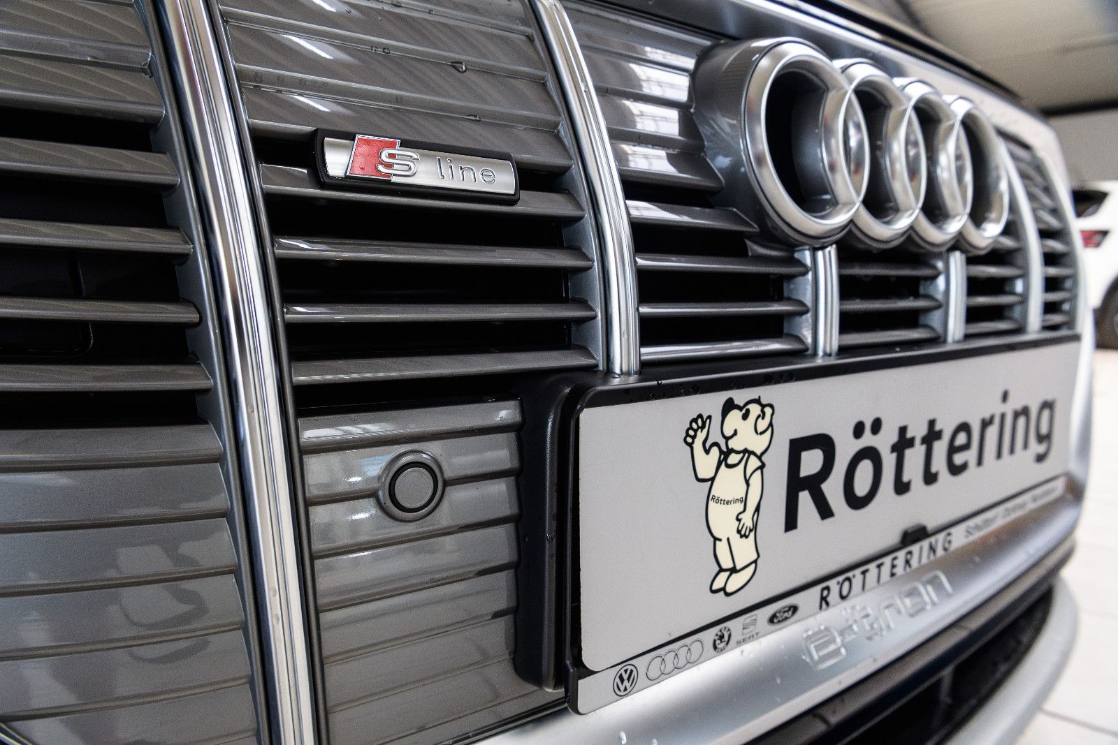 Fahrzeugabbildung Audi e-tron 50 quattro S line NAVI/SZH/LED/RFK