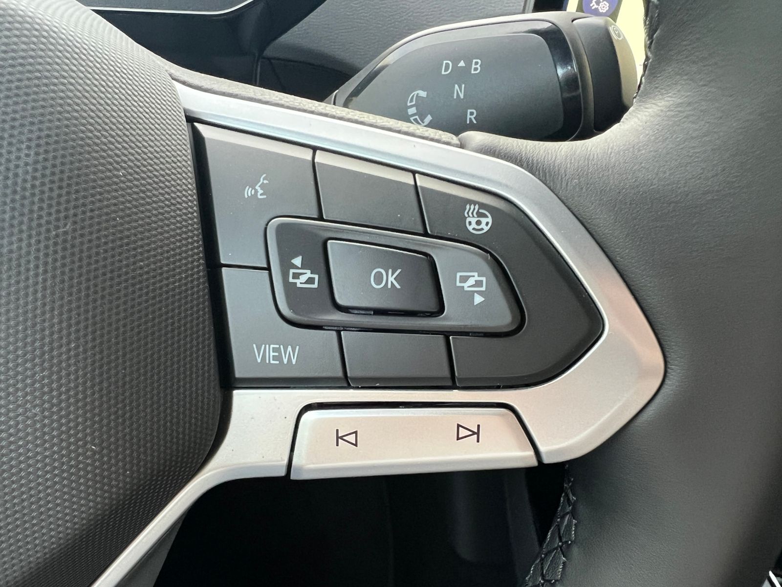 Fahrzeugabbildung Volkswagen ID.4 Pro 77 kWh *ACC, IQ.Light, Navi, 19"-LM*