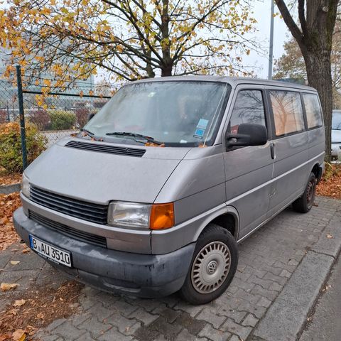 Volkswagen T4 Caravelle 2,5-l-Otto syncro Standard