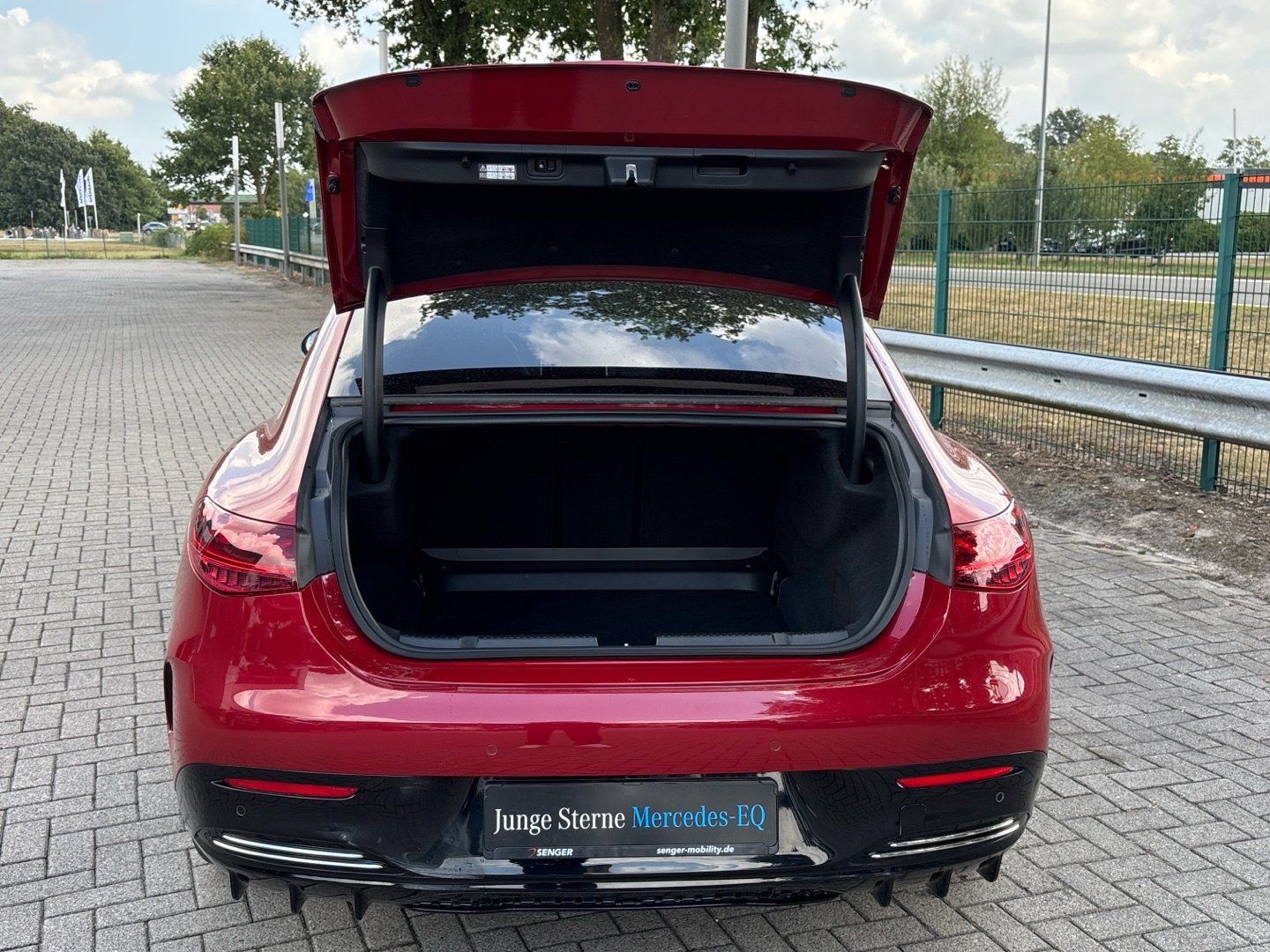 Mercedes-Benz EQE 350 AMG Electric Art 19 Kamera CarPlay AHK foto 17