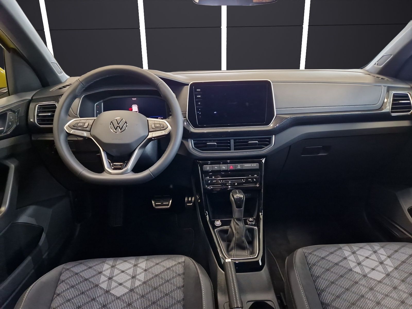 Fahrzeugabbildung Volkswagen T-Cross R-line DSG Matrix AHK Kamera Beats Navi