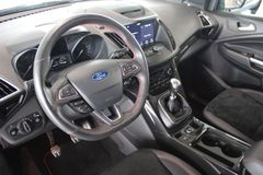 Fahrzeugabbildung Ford Kuga ST-LINE NAVI Winter Paket Park Assistent