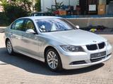 BMW 318 3 Limousine 318 i *NEUE TÜV* - BMW 318 Gebrauchtwagen in Berlin