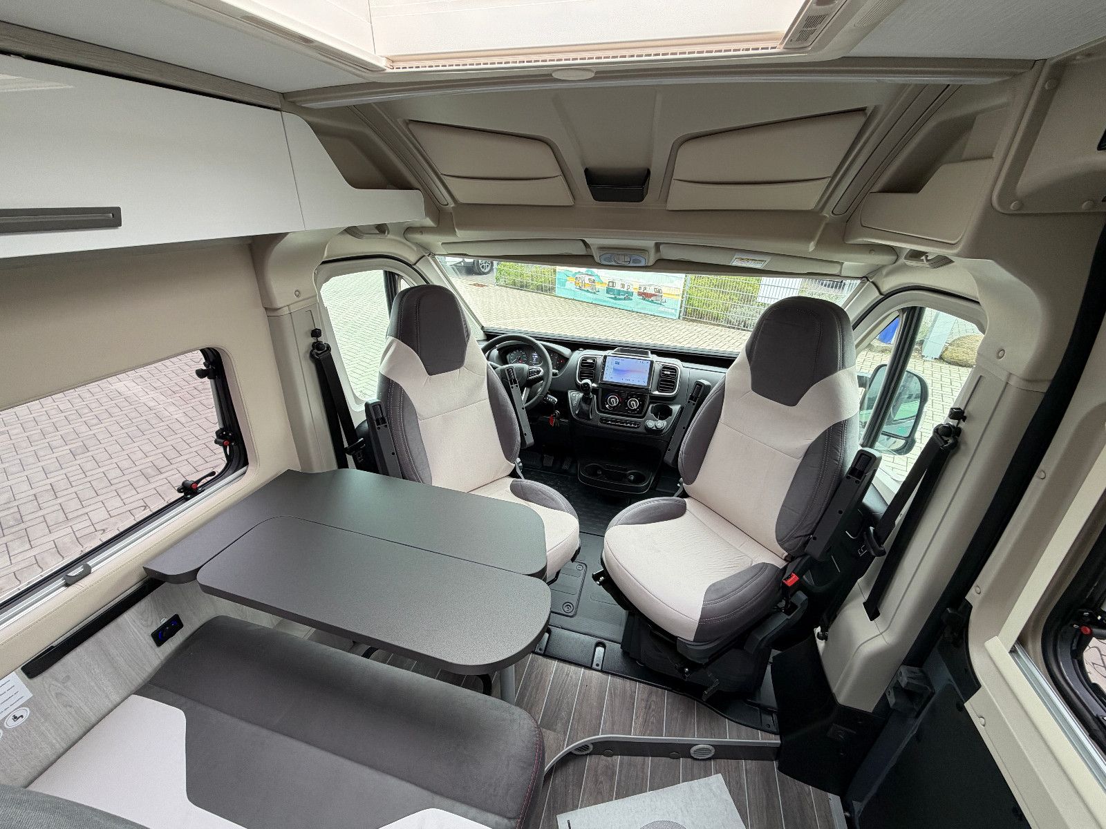 Fahrzeugabbildung Roller Team Livingstone Sport Duo - 7.049€ sparen!