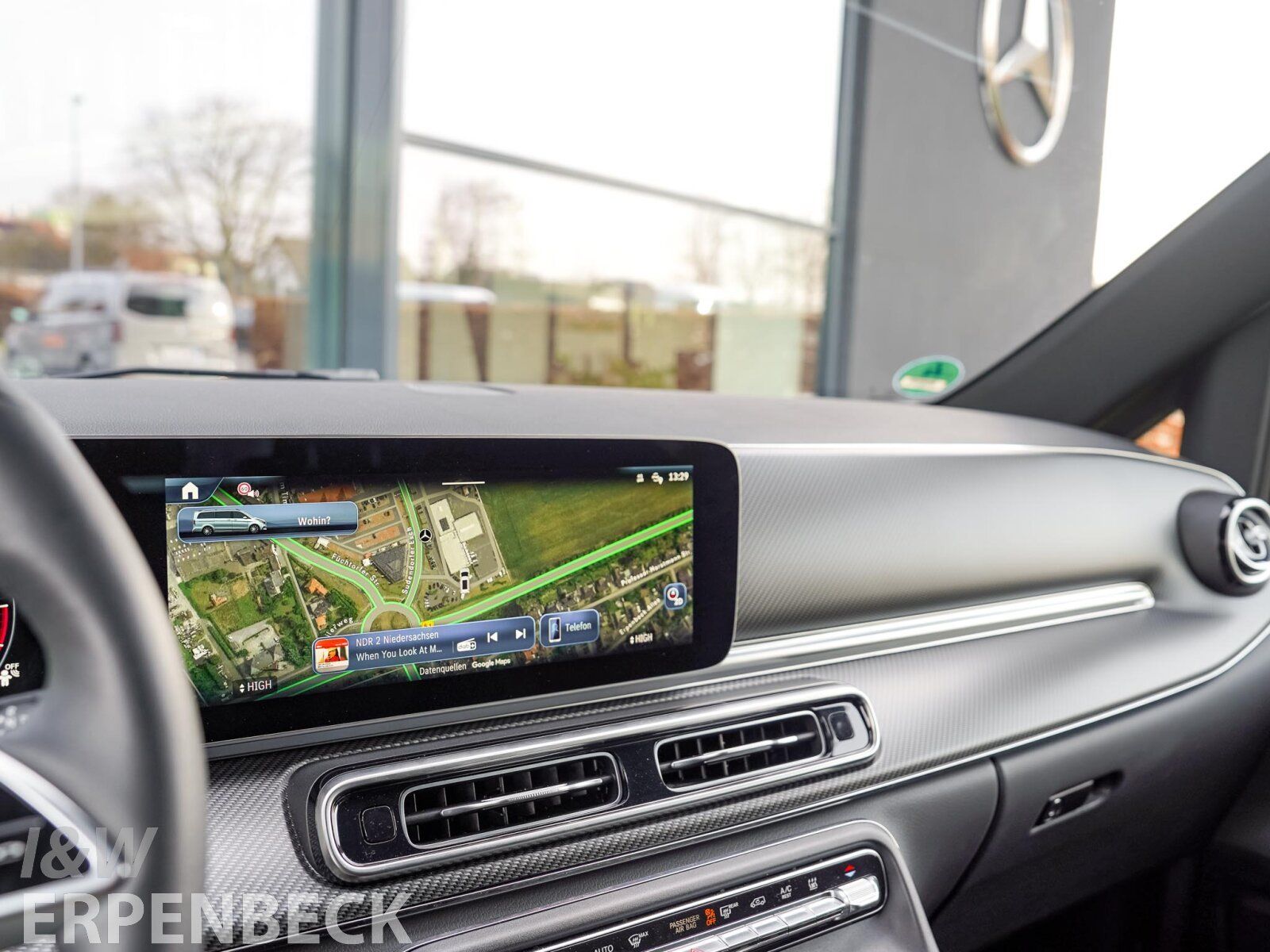 Fahrzeugabbildung Mercedes-Benz V 300 d 4MATIC Style lang AHK AMG Distronic AR