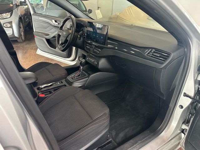 Fahrzeugabbildung Ford Focus Turnier ST-Line