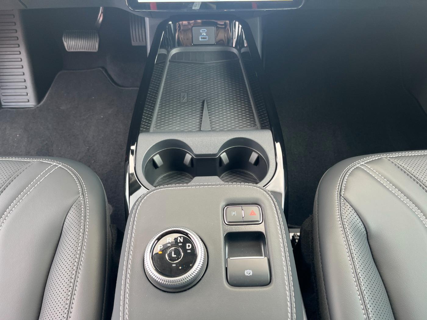 Ford MUSTANG MACH-E LED+360°Kamera+Glasdach+Navi