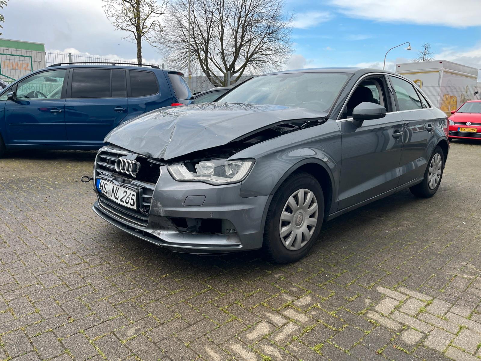 Audi A3 1.6 TDI S tronic Attraction Limousine