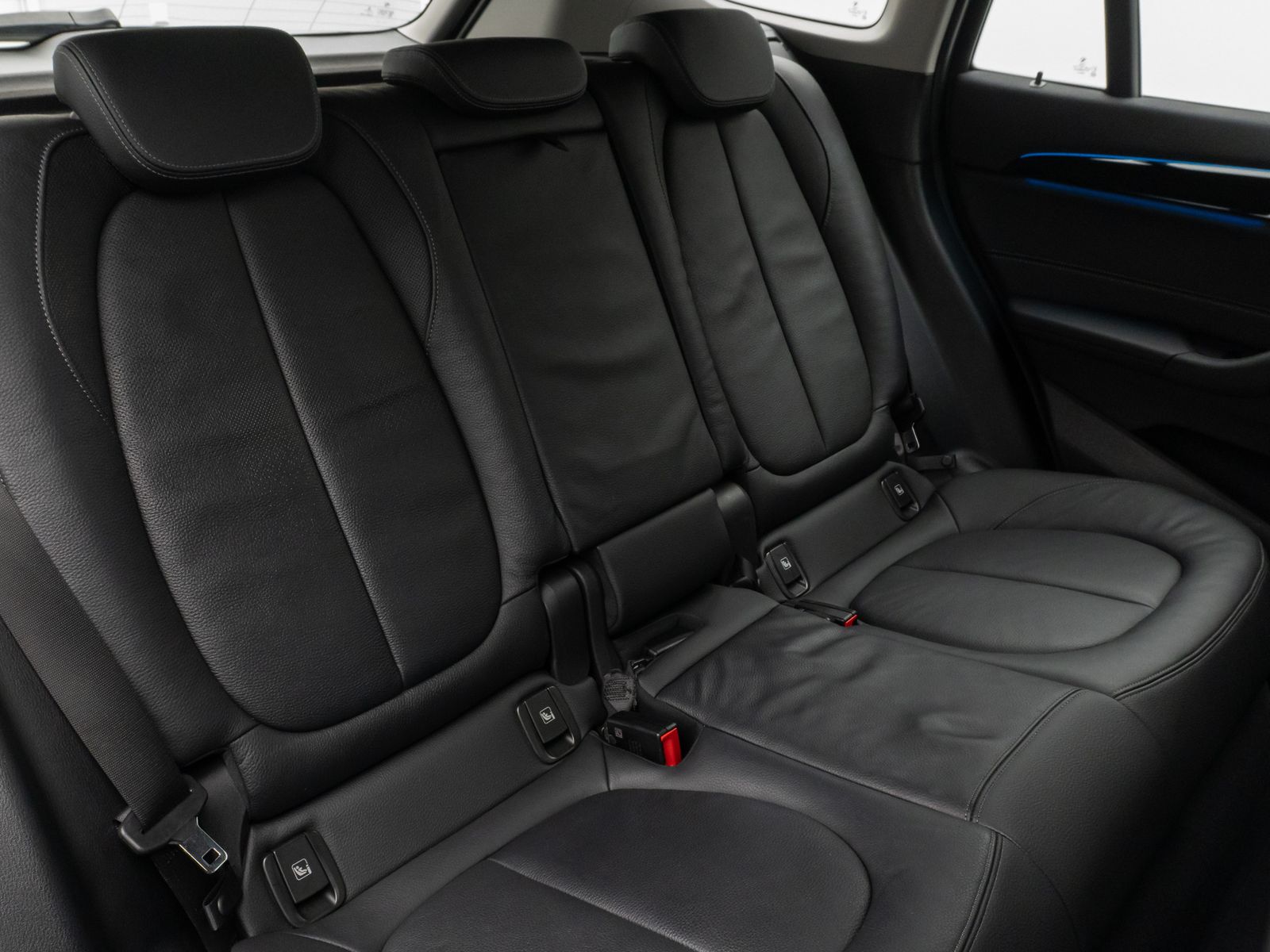 Fahrzeugabbildung BMW X1 xD25e SportLine Kamera HUD DAB HiFi AHK Alarm