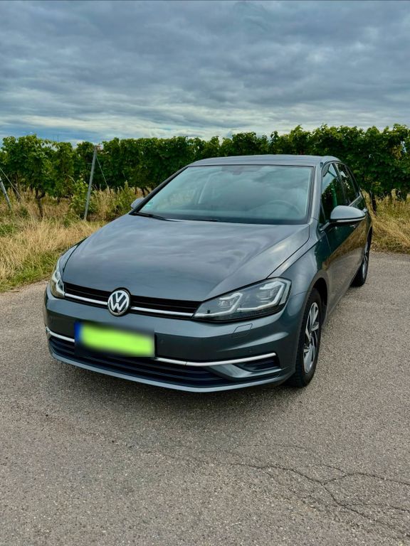 Image of Volkswagen Golf