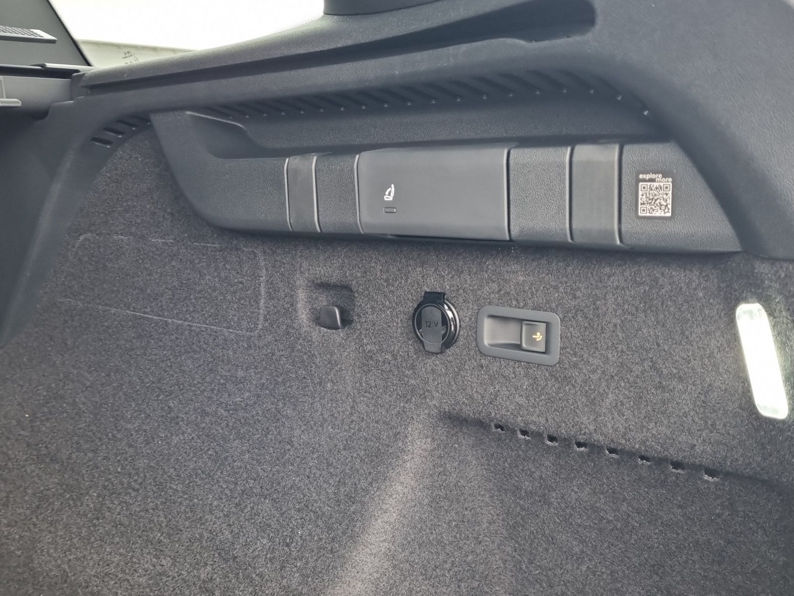 Fahrzeugabbildung SKODA Kodiaq Sportline 2.0 TDI DSG PANO AHK Licht-Info
