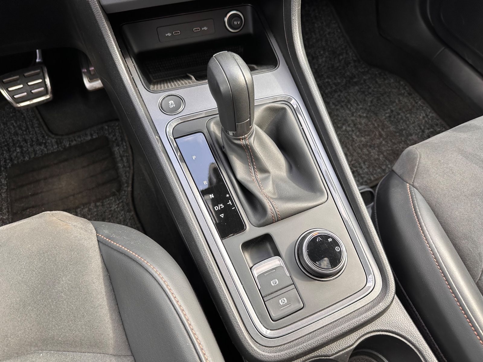 Fahrzeugabbildung CUPRA Ateca 1.5 TSI DSG Pano/ACC/Navi/LED/SHZG/Travel