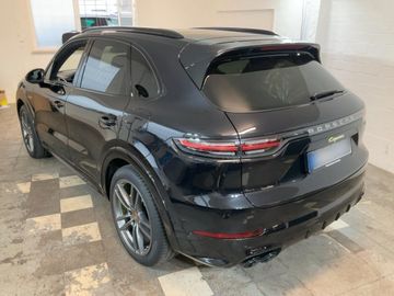 Porsche Cayenne - 5