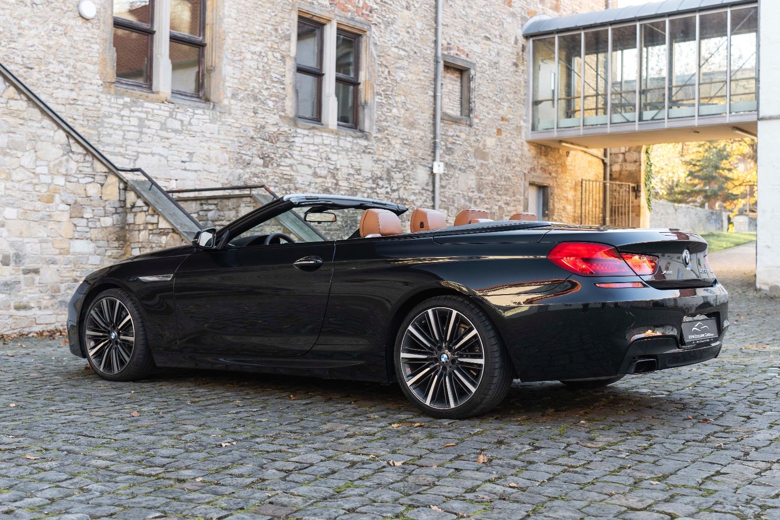 Fahrzeugabbildung BMW 650i xDrive Cabrio H&K LED CARPLAY NAV KAM ACC