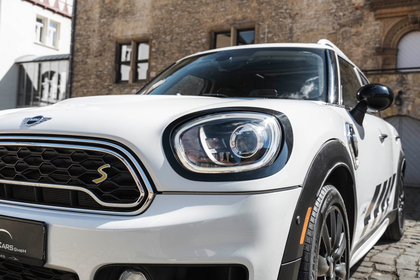 Fahrzeugabbildung MINI Cooper SE Countryman ALL4 H&K HUD LED KAM PANO