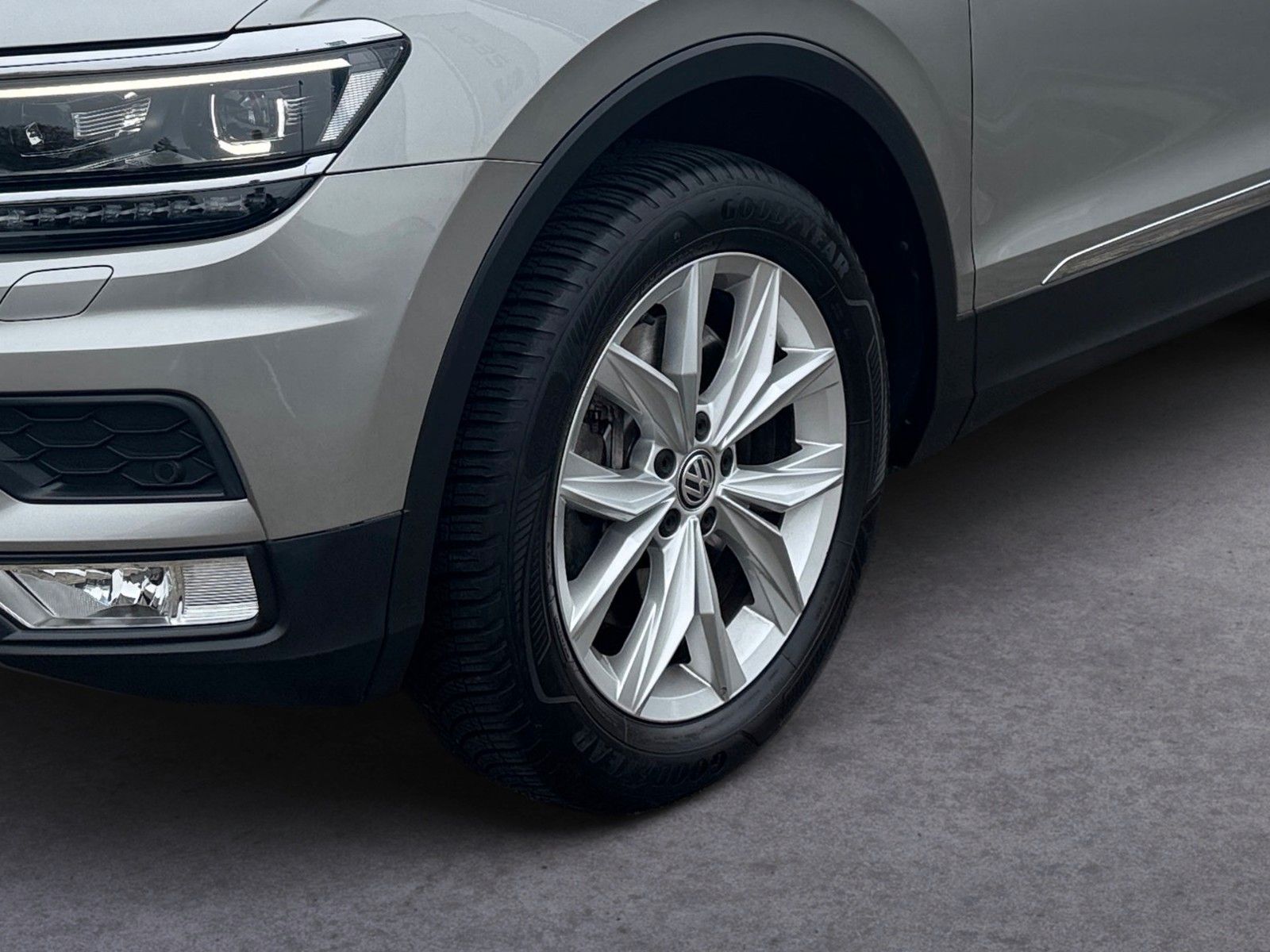 Fahrzeugabbildung Volkswagen Tiguan Highline 2.0TDI 4Motion