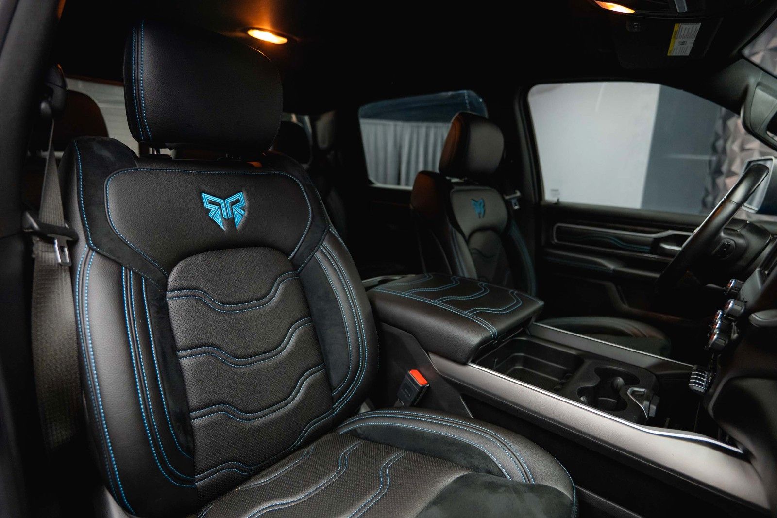 Fahrzeugabbildung Dodge RAM 5.7 V8 HEMI 4x4 LIMITED Blue Edition Offroad