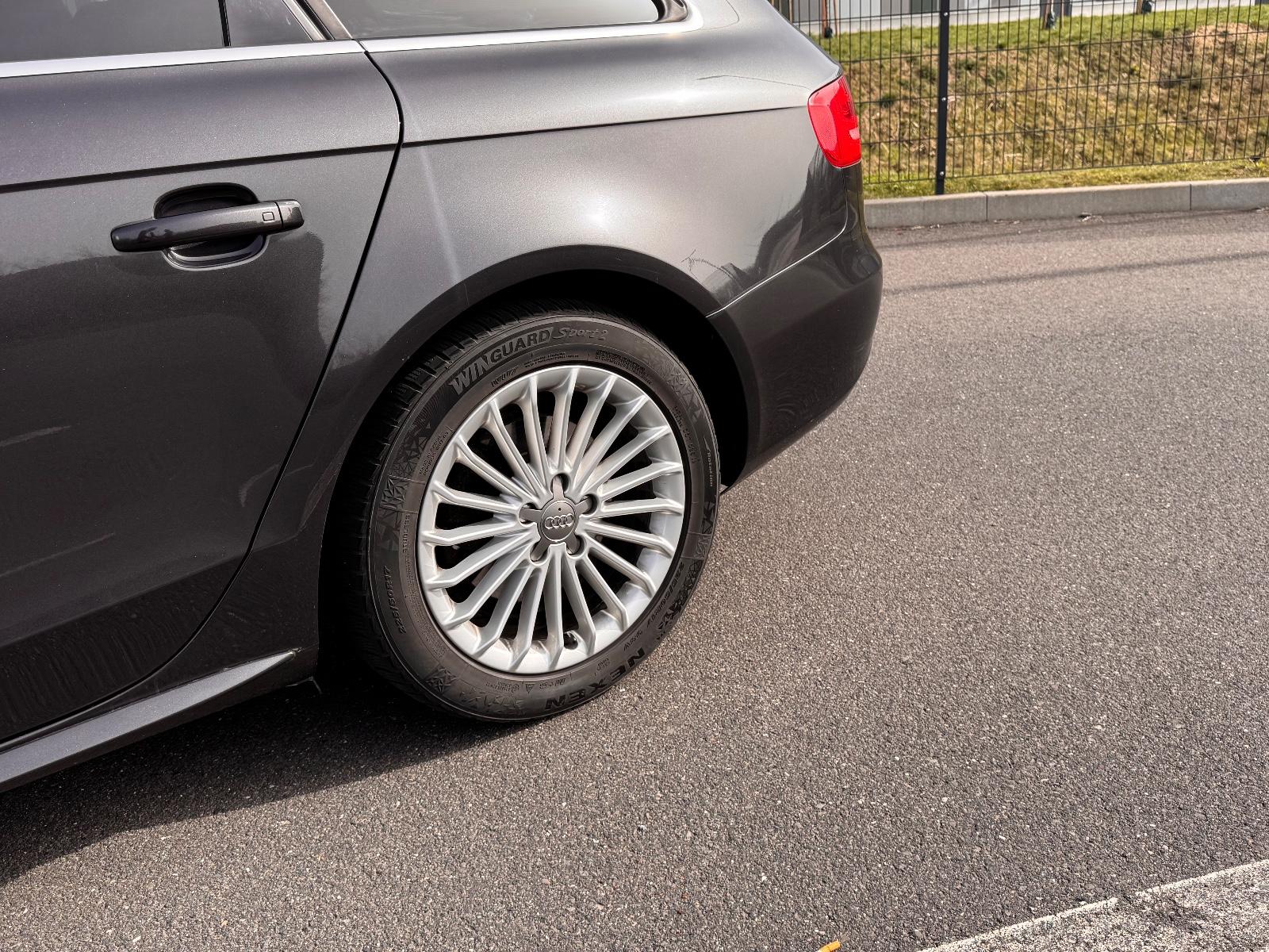 Audi A4 2011 — engine 2.698 cm³, 190 HP (140kW)