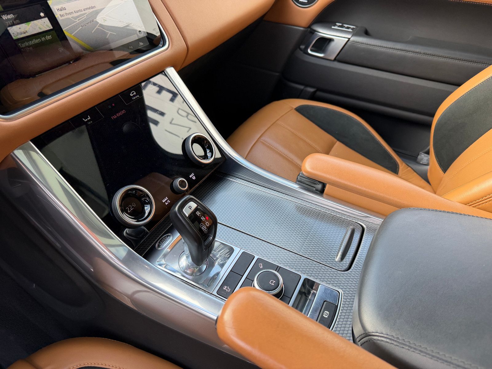 Fahrzeugabbildung Land Rover Sport HSE Dynamic D300/PANO/KAMERA/MERIDIAN