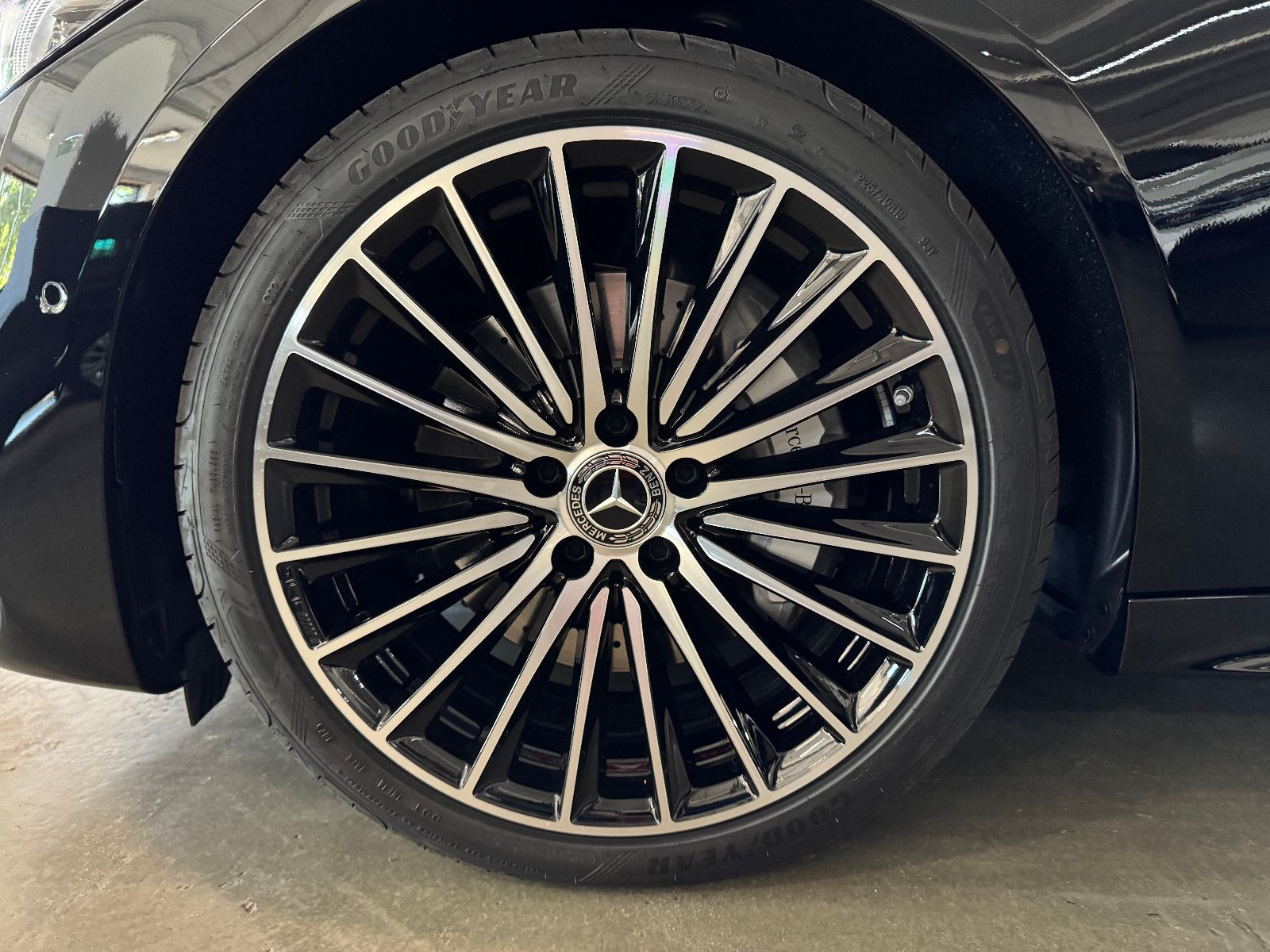 Fahrzeugabbildung Mercedes-Benz C 180 AMG LINE PANO HUD GERMAN EDITION EUR1 MY26