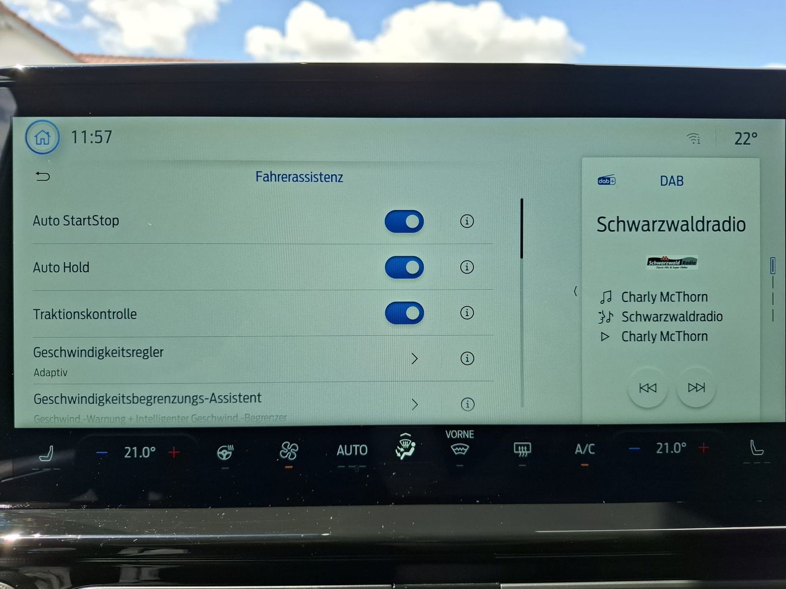 Fahrzeugabbildung Ford Tourneo Custom L1 Titanium X MATRIX*STANDH.*AHK