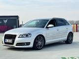 Audi A3 8P 1.6 TDI (DPF) 66kW Attraction Sportback - Audi A3 aus 2012 mit Diesel-Antrieb: Kombi