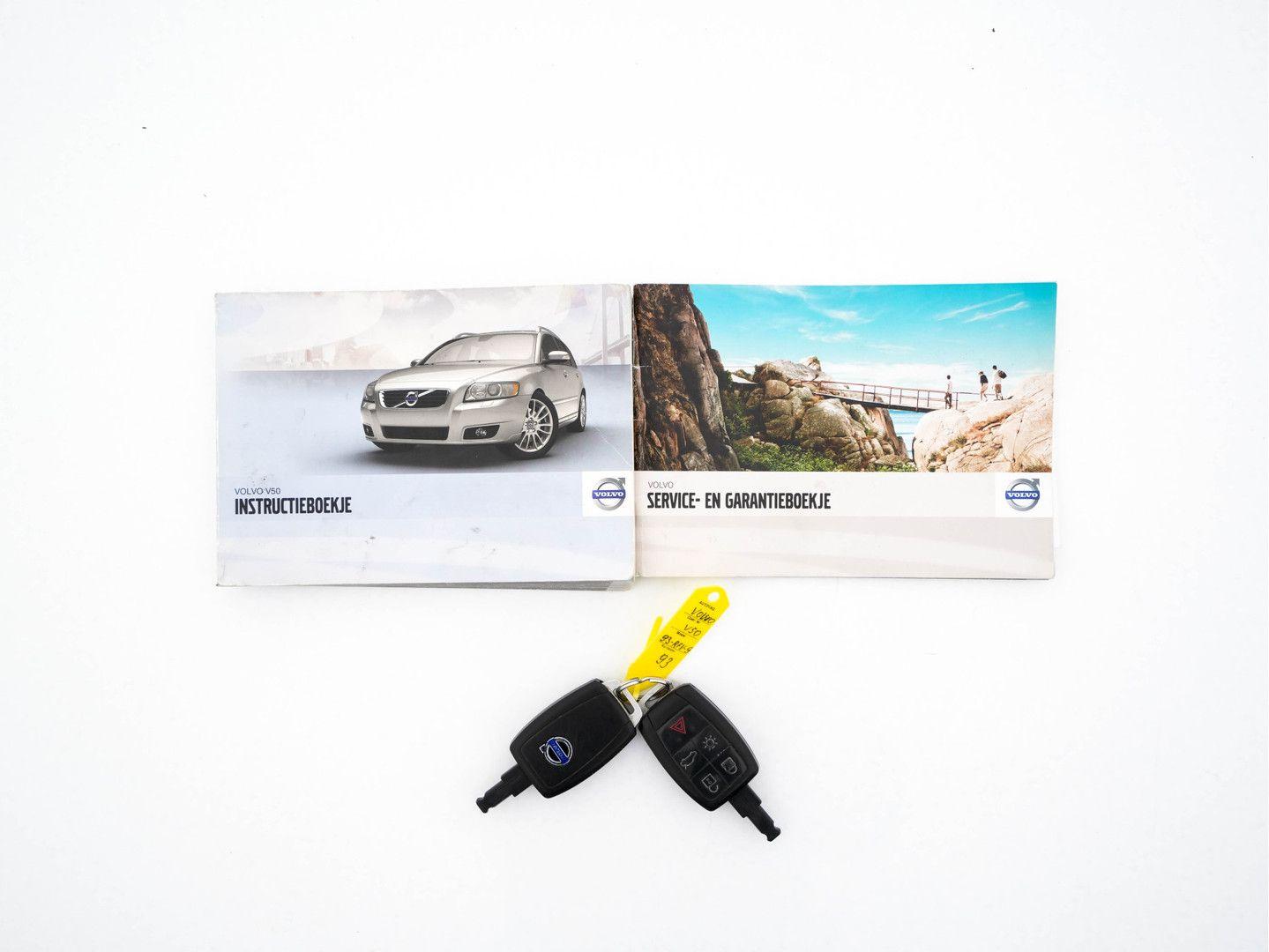 Volvo V50 2011 — photo 23