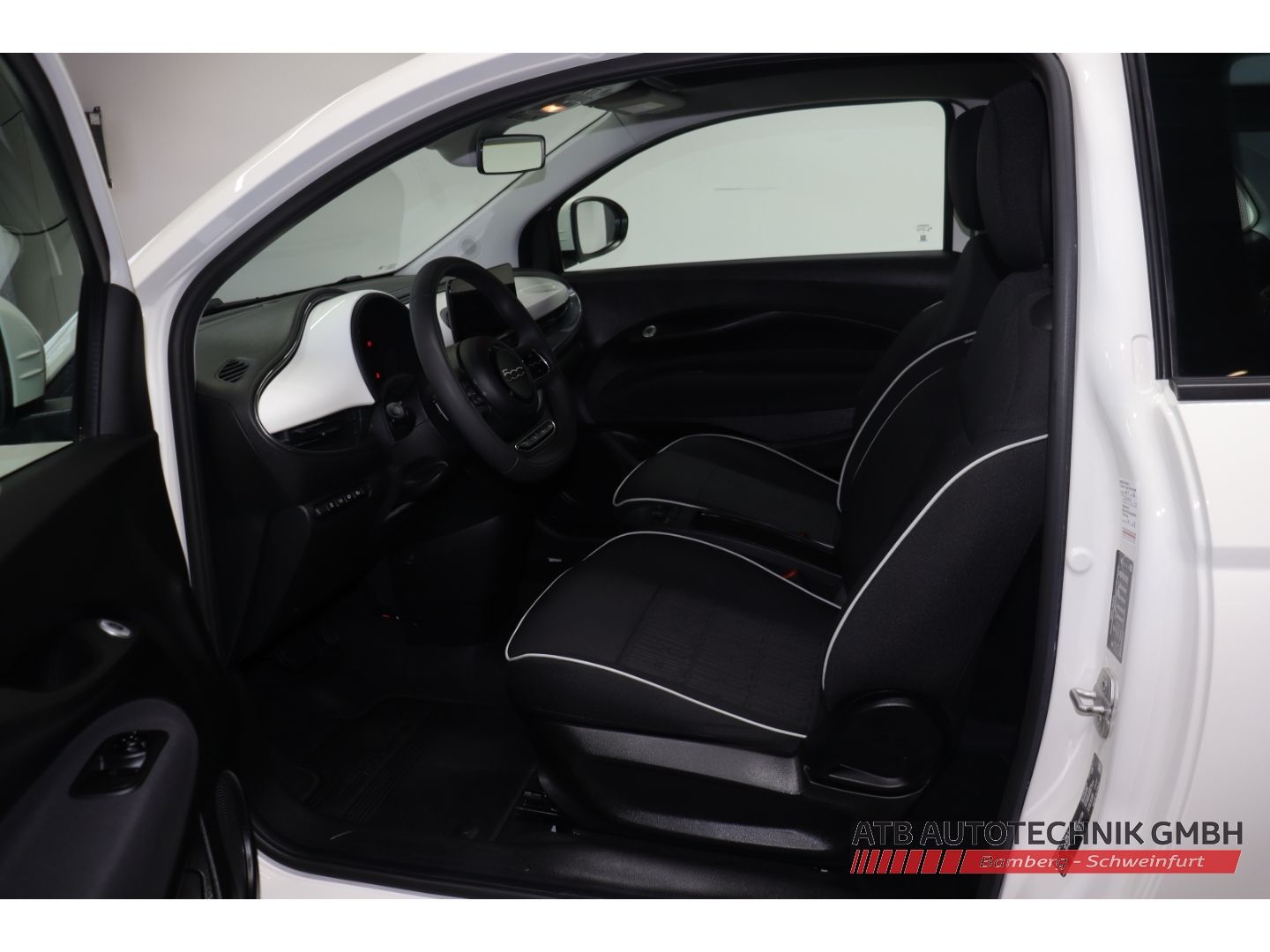 Fahrzeugabbildung Fiat 500e Cabrio 42kWh 95,7% SOH Apple CarPlay Klimaa