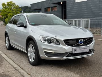 Volvo V60 Cross Country - 1