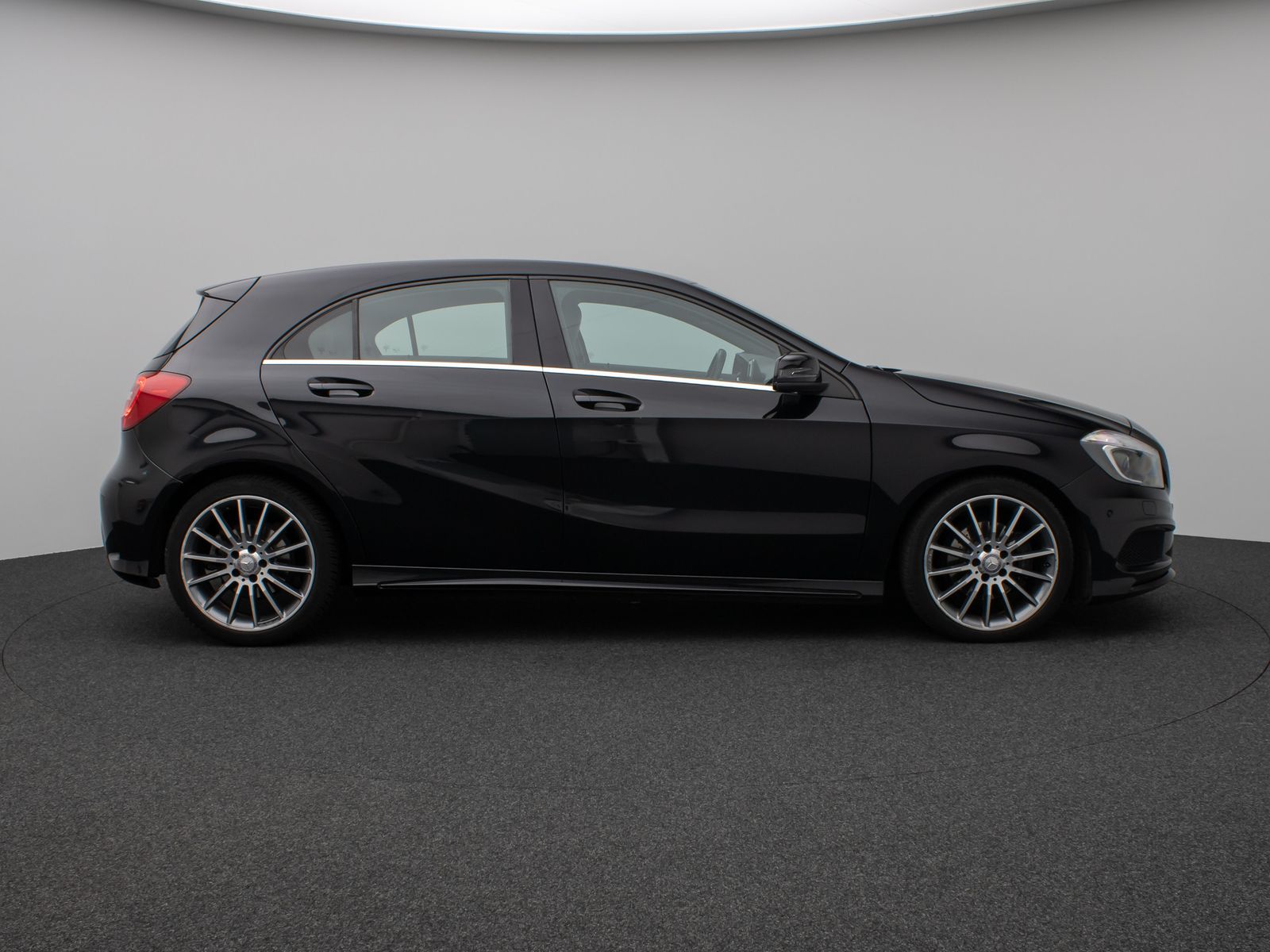 Fahrzeugabbildung Mercedes-Benz A 200 AMG Sport Kamera BiXenon Tempomat Alcantar