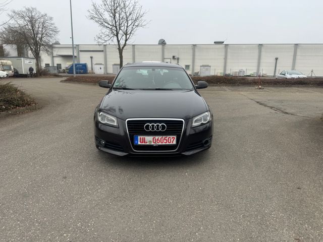 Audi A3 2.0 TDI (DPF) S tr. Attraction Sportback