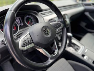 Volkswagen Passat Variant - 8
