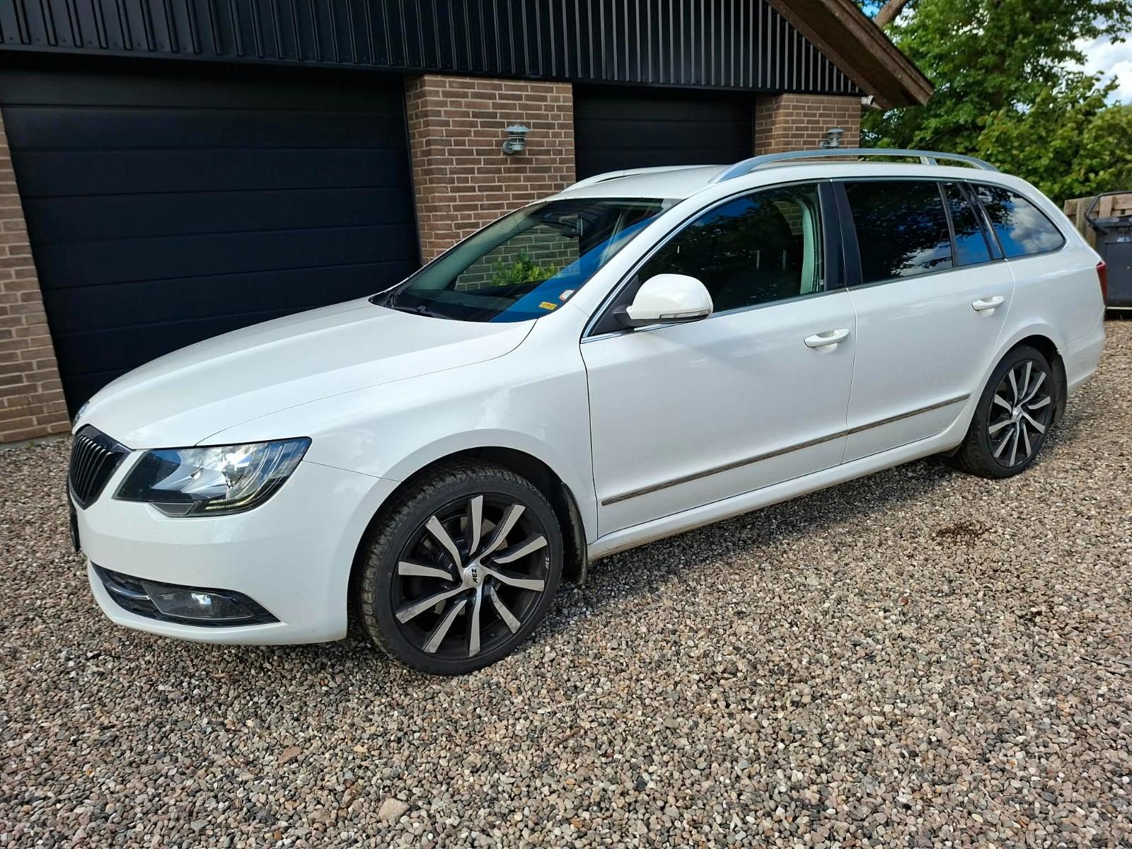 Skoda Superb Combi Elegance