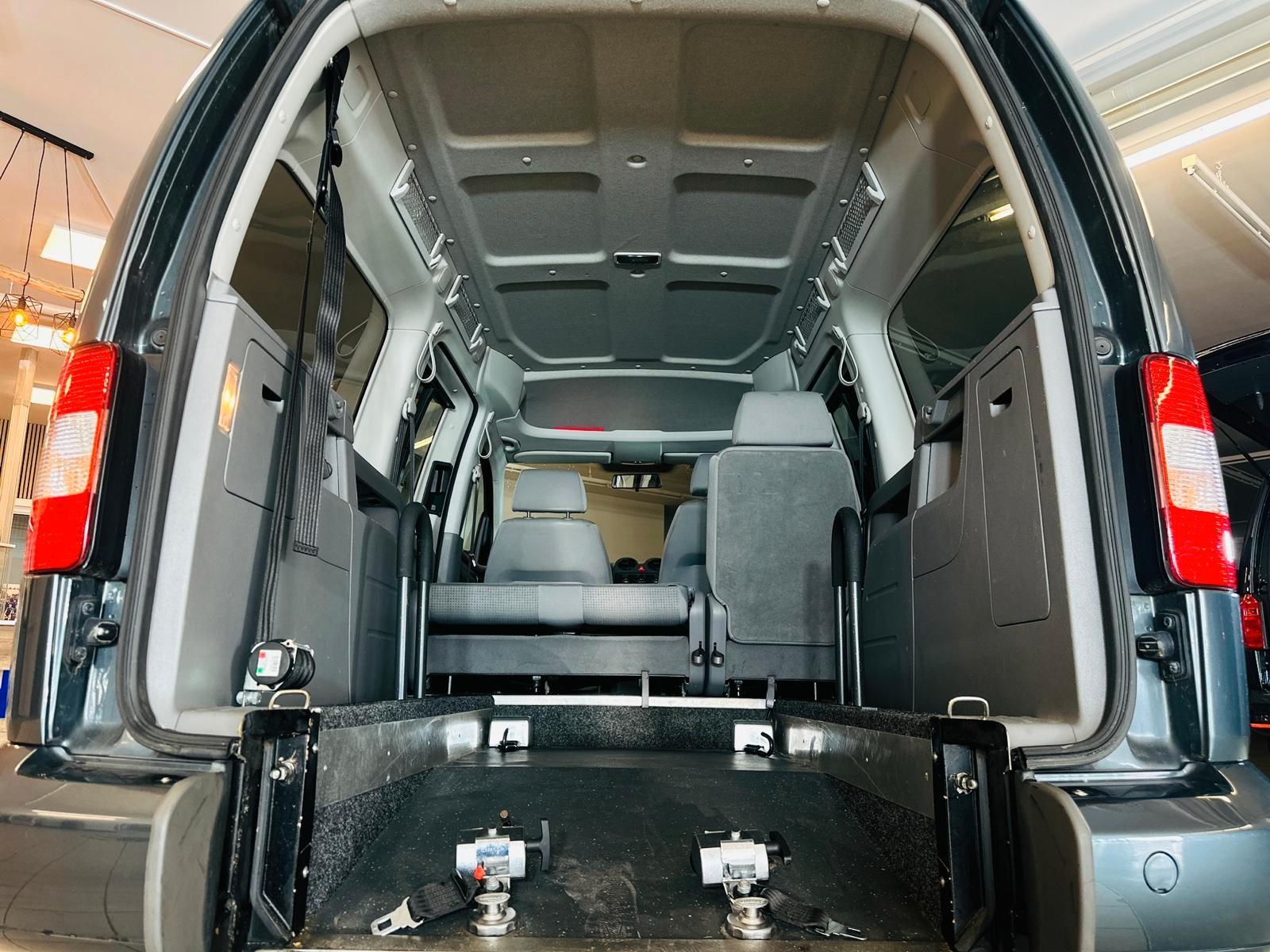 Volkswagen Caddy 1,6-Maxi-Behindertengerecht-Rampe-TOP