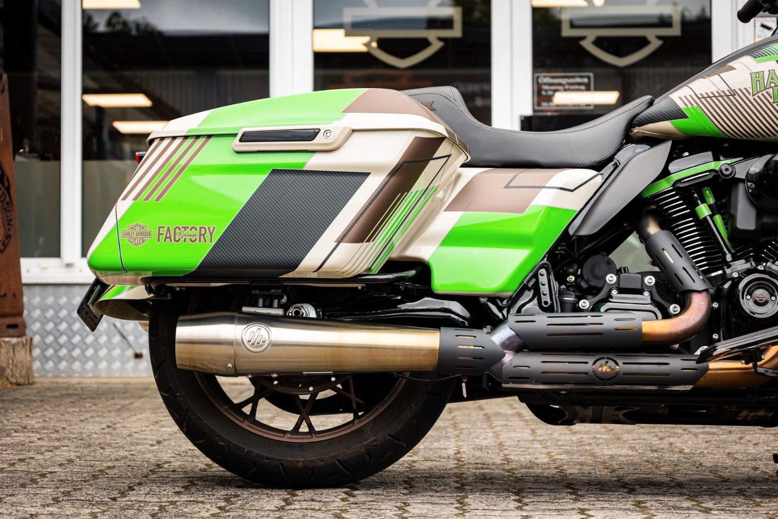 Fahrzeugabbildung Harley-Davidson FLTRXST Road Glide ST - Clubstyle - Kesstech -