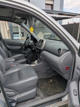 Toyota Rav4 2.Hand 150 PS Allrad Renterfah... - gebrauchte Toyota RAV 4 aus dem Jahr 2000