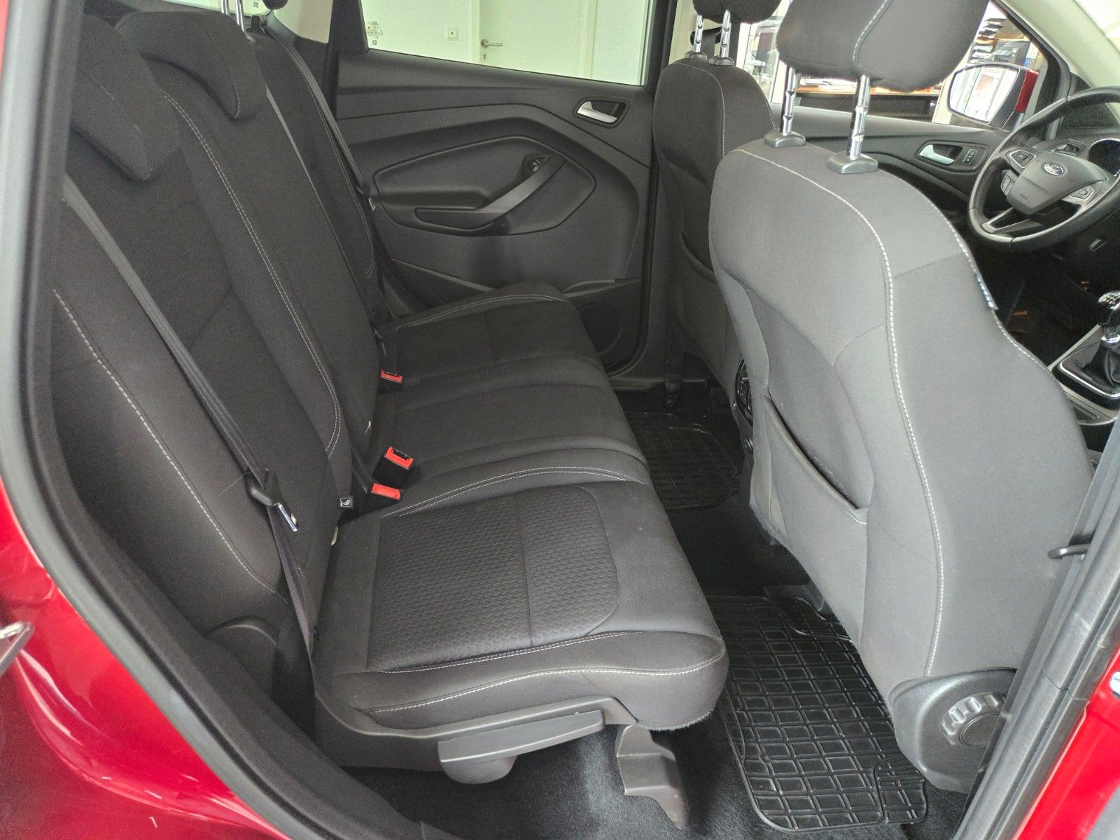 Fahrzeugabbildung Ford Kuga Cool & Connect