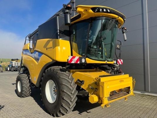 New Holland CX 6.90