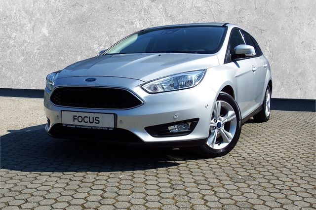 Ford Focus Turnier 1.5 TDCi Business NAVI PDC AHK SZH
