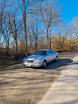 Mercedes-Benz Mercedes Benz E430 - Mercedes-Benz E 430 mit Benzin-Antrieb