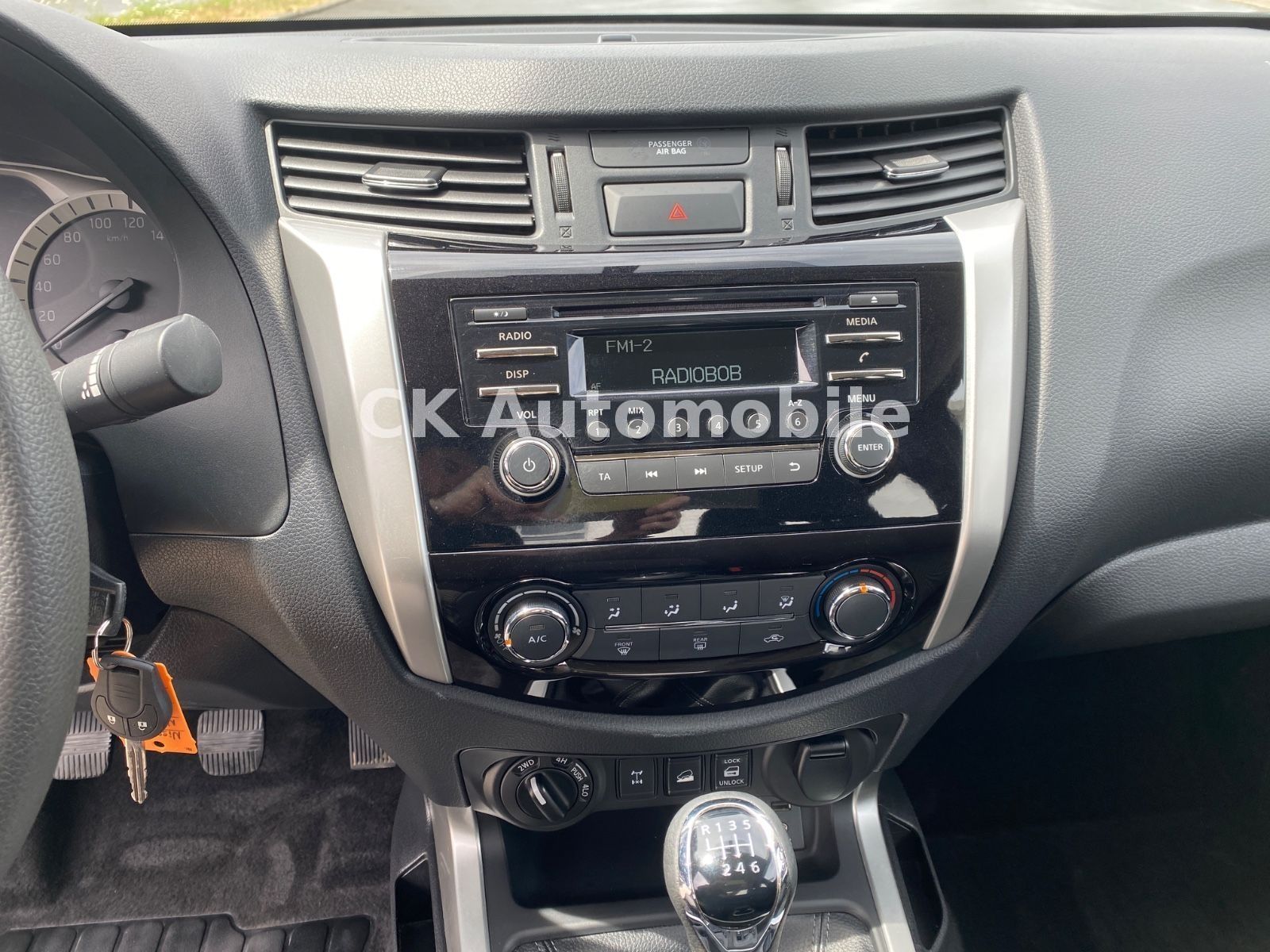 Fahrzeugabbildung Nissan Navara NP300 Acenta King Cab 4x4/AHK 3500 KG