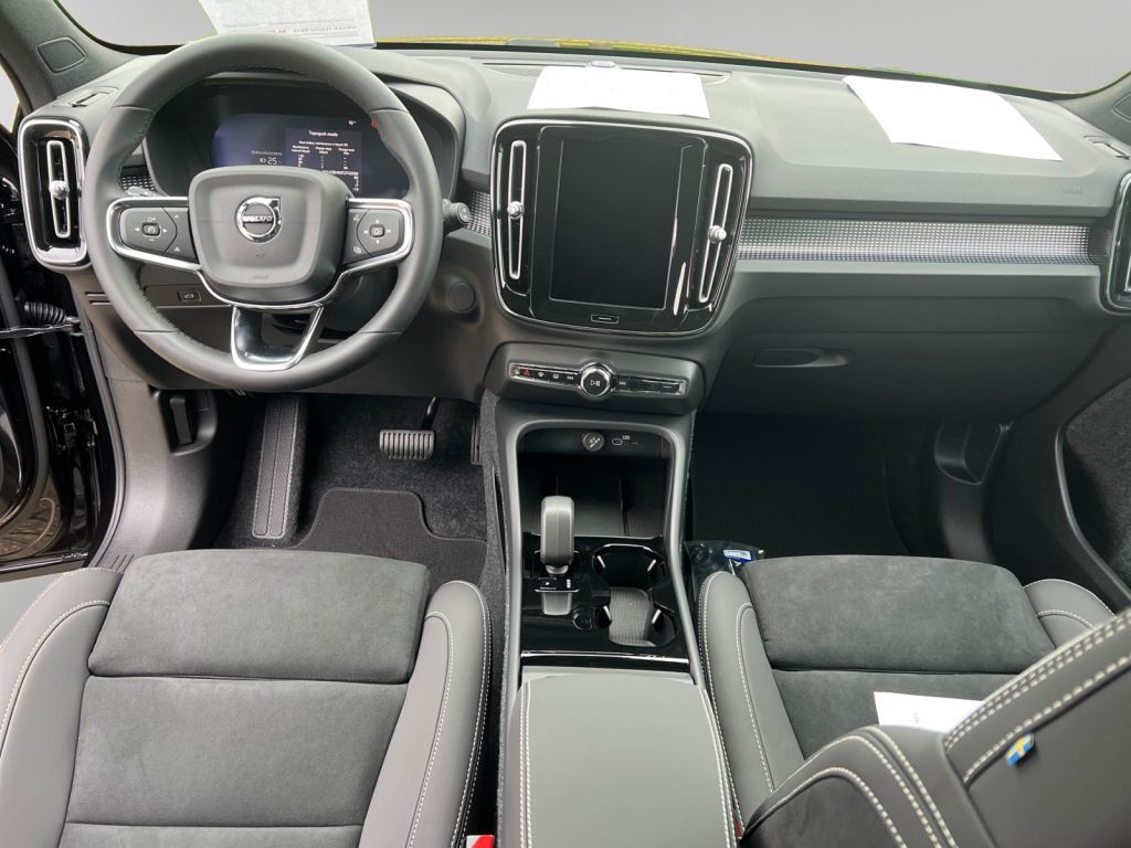VOLVO EX40 Electric,Extend. R.Ultra Black Ed.,Licht-P VOLVO EX40 Electric,Extend. R.Ultra Black Ed.,Licht-P