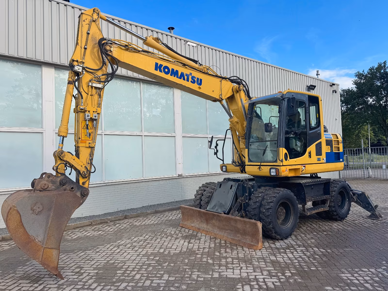 Komatsu PW148-8