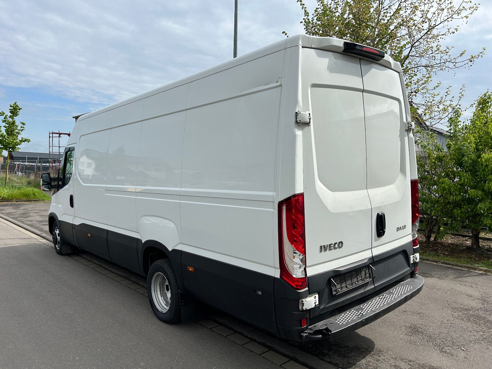 Fahrzeugabbildung Iveco Daily Kasten HKa 35 C ... V Radstand 4100