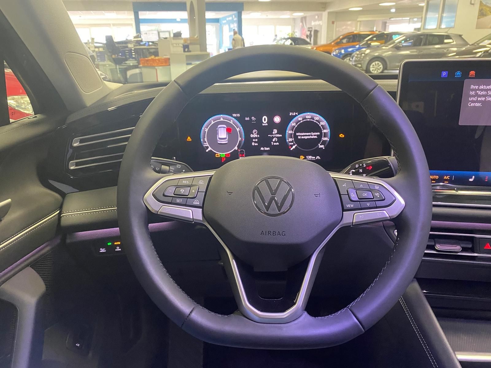 Fahrzeugabbildung Volkswagen Tiguan 1.5 eTSI+Elegance+AHK+NAVI+360 KAMERA+HUD