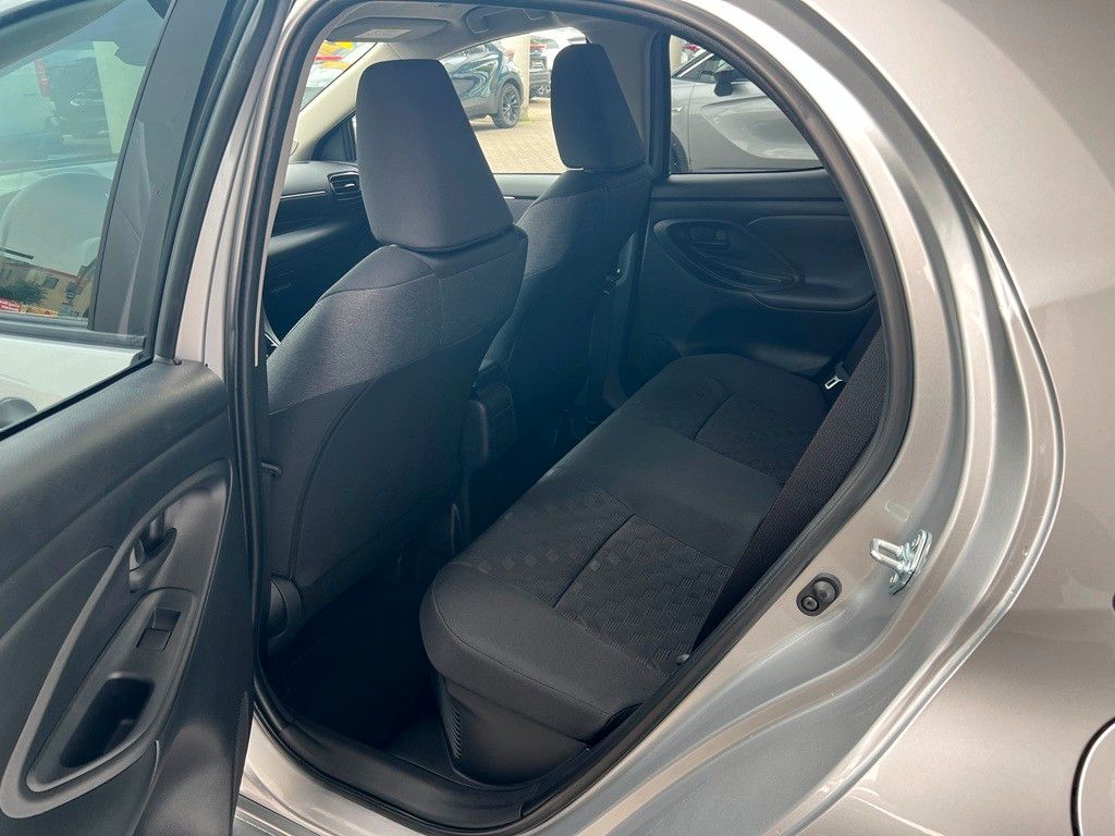 Fahrzeugabbildung Toyota Yaris Hybrid 1.5 Teamplayer Safety +Comfortpaket